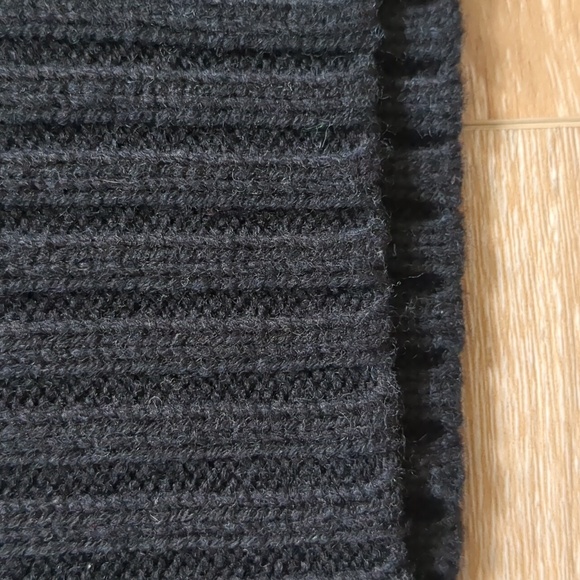 EUC LL Bean Commando Black Ribbed Sweater Merino Wool Small - Picture 8 of 9